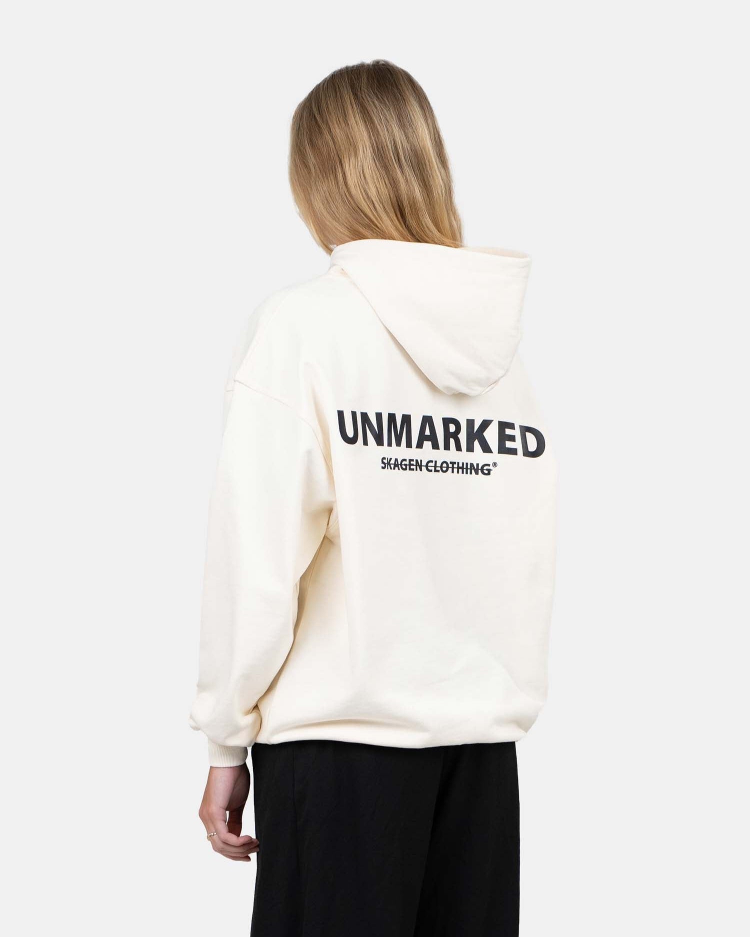 UNMARKED Hoodie White | Skagen - clothing.dk